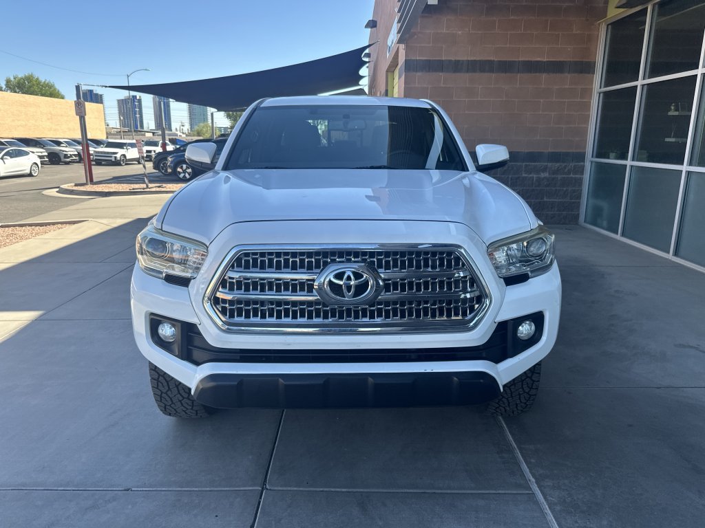 Used 2016 Toyota Tacoma TRD Off-Road w/ Premium & Technology Package AWD/4WD image 9