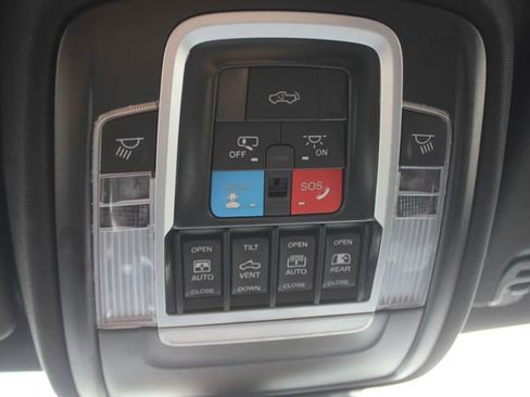 Used 2025 RAM 1500 Limited w/ Off Road Group image 14