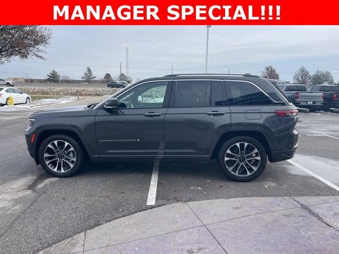 Used 2023 Jeep Grand Cherokee Overland w/ Luxury Tech Group IV image 6