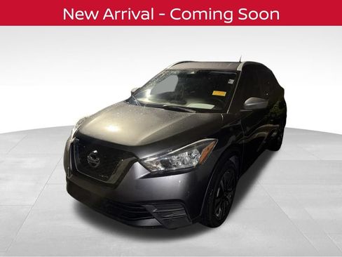 Used 2020 Nissan Kicks SV FWD image 1