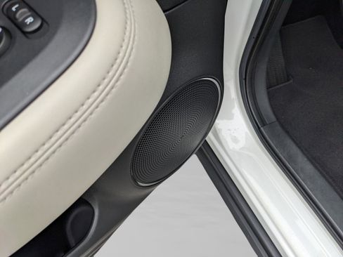 Used 2023 Honda HR-V LX image 36