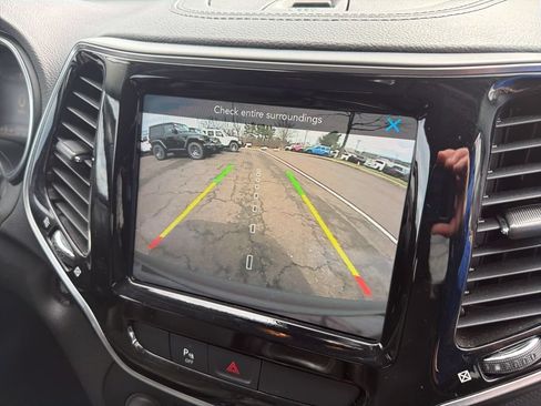 Certified 2020 Jeep Cherokee Limited AWD/4WD image 19