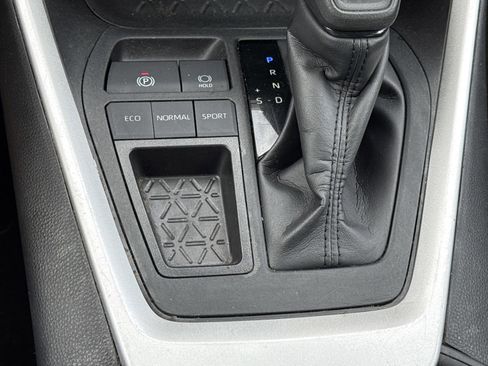 Used 2024 Toyota RAV4 XLE image 27