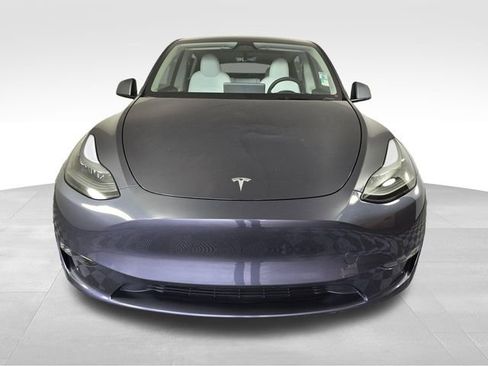 Used 2023 Tesla Model Y Long Range AWD/4WD image 2