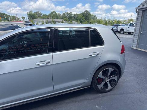 Used 2017 Volkswagen GTI SE FWD image 5