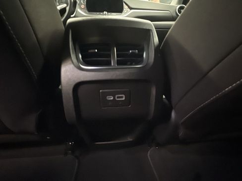 Used 2025 Chevrolet Blazer LT AWD/4WD image 14
