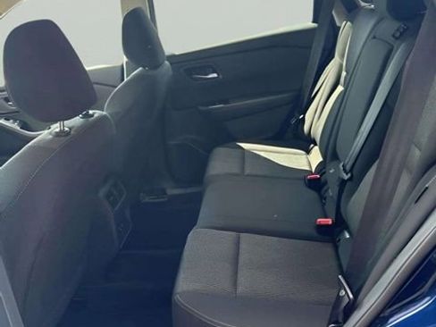 Used 2025 Nissan Rogue SV FWD image 7