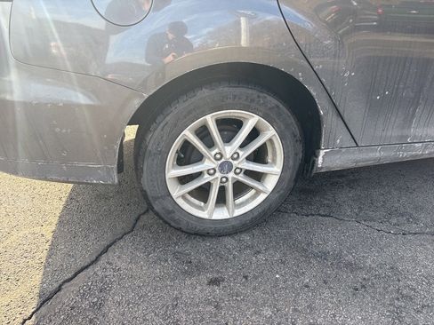 Used 2018 Ford Focus SE image 11