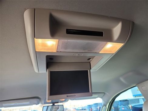 Used 2011 Chevrolet Traverse LT w/ Personal Connectivity Package image 33