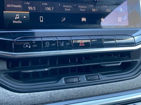 Used 2024 Jeep Compass Latitude image 23