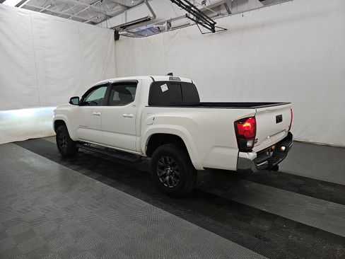 Used 2021 Toyota Tacoma SR5 RWD image 6