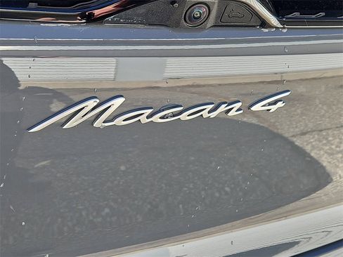Certified 2025 Porsche Macan 4 Electric image 13