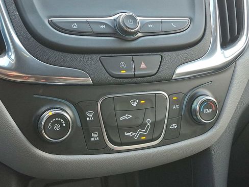 Used 2023 Chevrolet Equinox LS w/ LS Convenience Package image 15