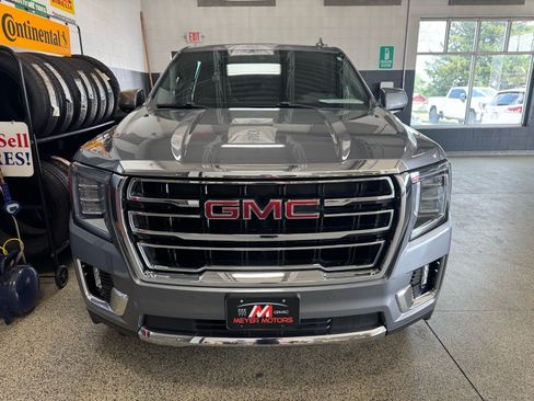 Used 2022 GMC Yukon XL SLT AWD/4WD image 2