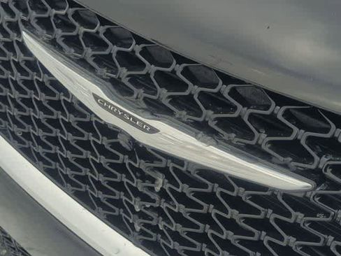 New 2026 Chrysler Pacifica Pinnacle image 12