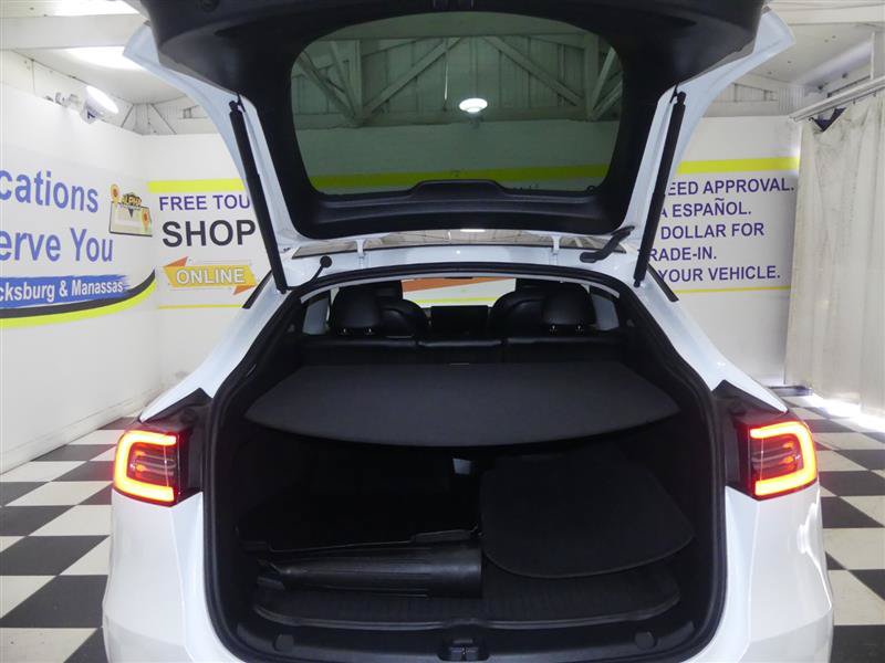 Used 2024 Tesla Model Y Long Range AWD/4WD image 24