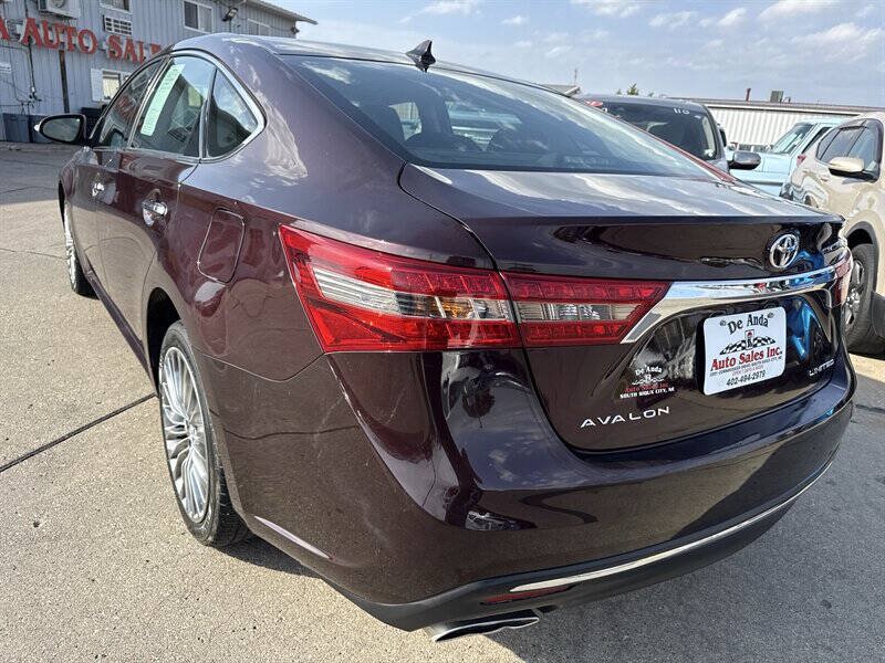 Used 2016 Toyota Avalon Limited w/ Toyota Safety Sense Package FWD image 5
