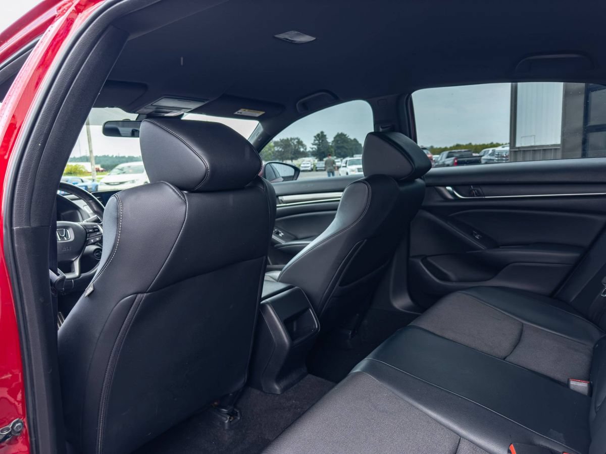 Used 2018 Honda Accord Sport image 6