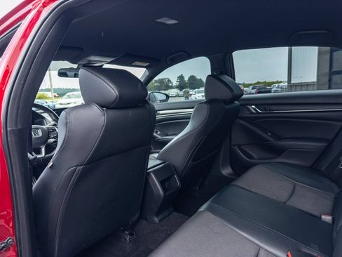 Used 2018 Honda Accord Sport image 6