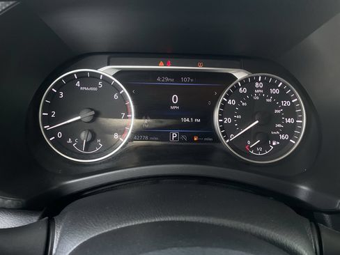 Used 2025 Nissan Sentra SV FWD image 31