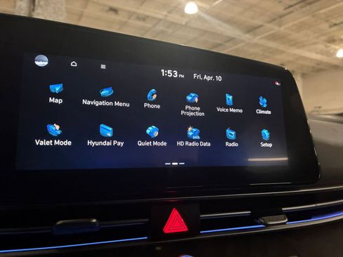 Used 2025 Hyundai Elantra SEL image 21