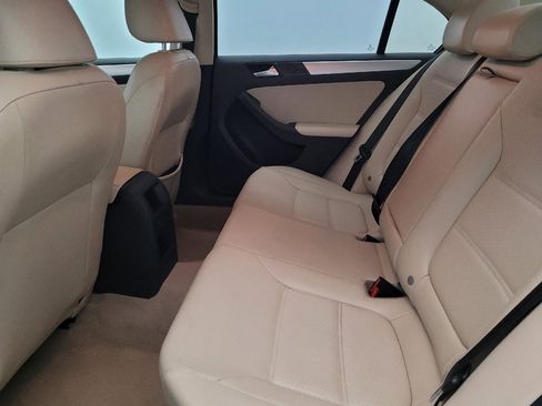 Used 2013 Volkswagen Jetta SE FWD image 18