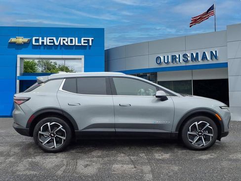 New 2026 Chevrolet Equinox EV LT image 2