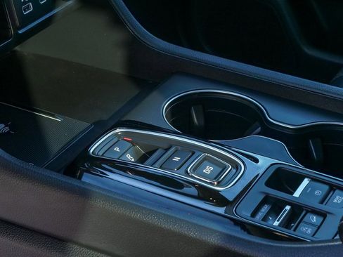 Used 2025 Honda Pilot EX-L image 18