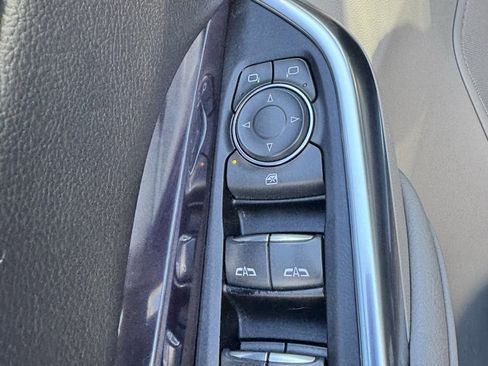 Certified 2023 Cadillac XT4 Luxury w/ Cold Weather Package image 15