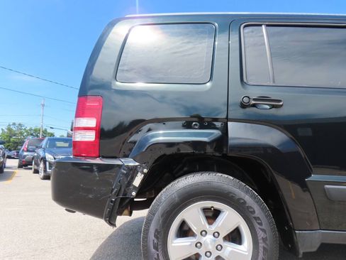 Used 2012 Jeep Liberty Sport AWD/4WD image 22