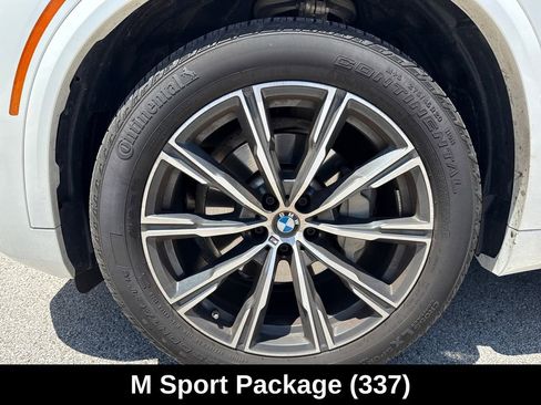 Used 2023 BMW X5 xDrive40i w/ M Sport Package AWD/4WD image 11