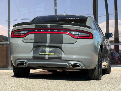 Used 2017 Dodge Charger SXT w/ Blacktop Package RWD image 11