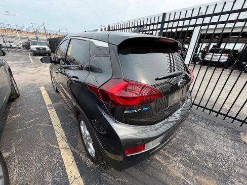 Used 2017 Chevrolet Bolt LT FWD image 3