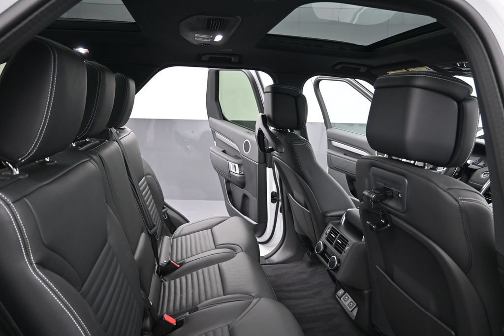 New 2026 Land Rover Discovery Limited Edition AWD/4WD image 13