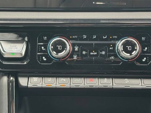 Used 2025 GMC Sierra 2500 AT4 w/ AT4 Premium Plus Package AWD/4WD image 16