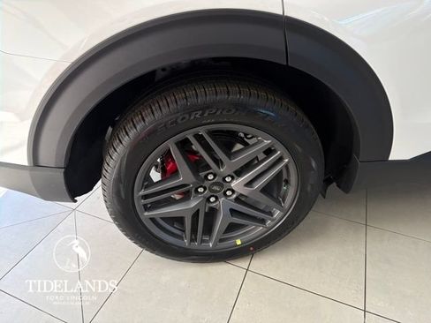 New 2026 Ford Explorer ST-Line w/ ST-Line Street Pack RWD image 31