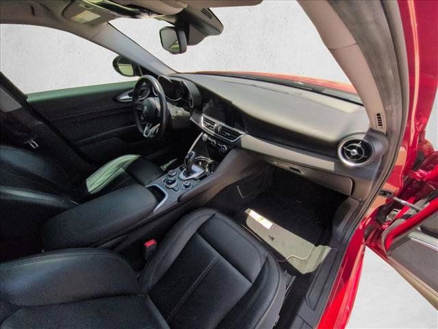Used 2020 Alfa Romeo Giulia w/ Nero Edizione RWD image 22