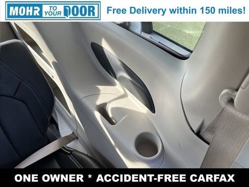 Used 2024 Chrysler Pacifica Touring-L image 32