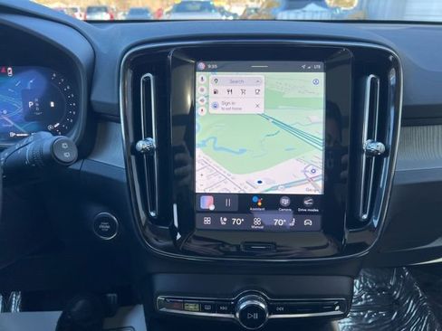 Certified 2025 Volvo XC40 B5 Plus image 34