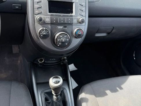 Used 2010 Kia Soul + image 13