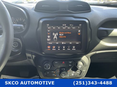 Used 2023 Jeep Renegade Altitude AWD/4WD image 16