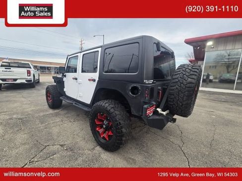 Used 2017 Jeep Wrangler Unlimited Rubicon AWD/4WD image 5
