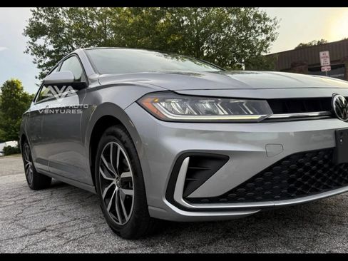 Used 2025 Volkswagen Jetta SE image 7