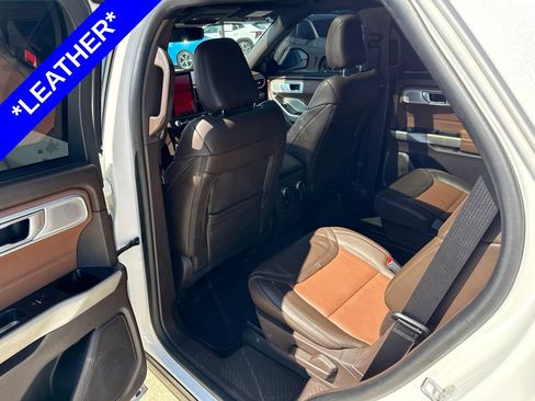 Used 2022 Ford Explorer King Ranch w/ Technology Package RWD image 7