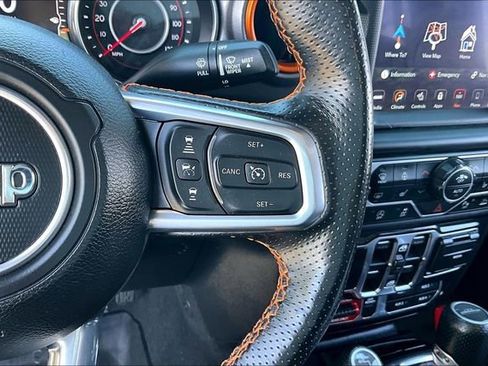 Used 2020 Jeep Gladiator Mojave AWD/4WD image 11