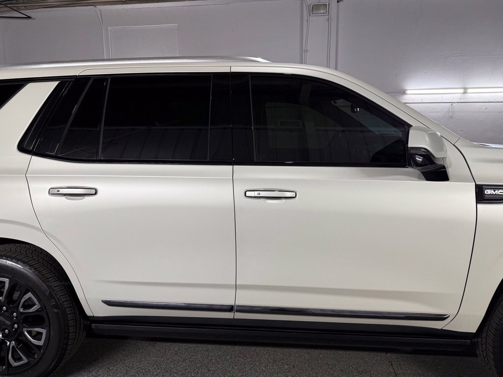 Used 2023 GMC Yukon Denali Ultimate AWD/4WD image 6