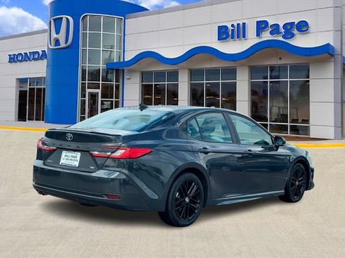 Used 2025 Toyota Camry Hybrid FWD image 5