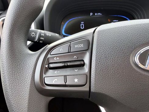 Certified 2025 Hyundai Venue SE image 27