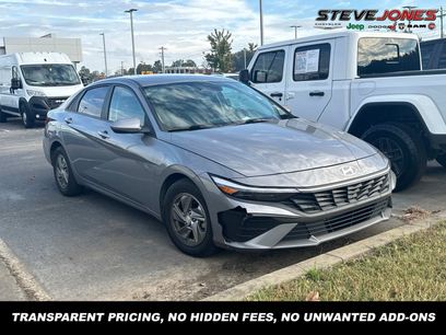 Used 2024 Hyundai Elantra SE