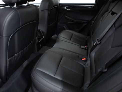 Used 2026 Porsche Macan AWD/4WD image 35